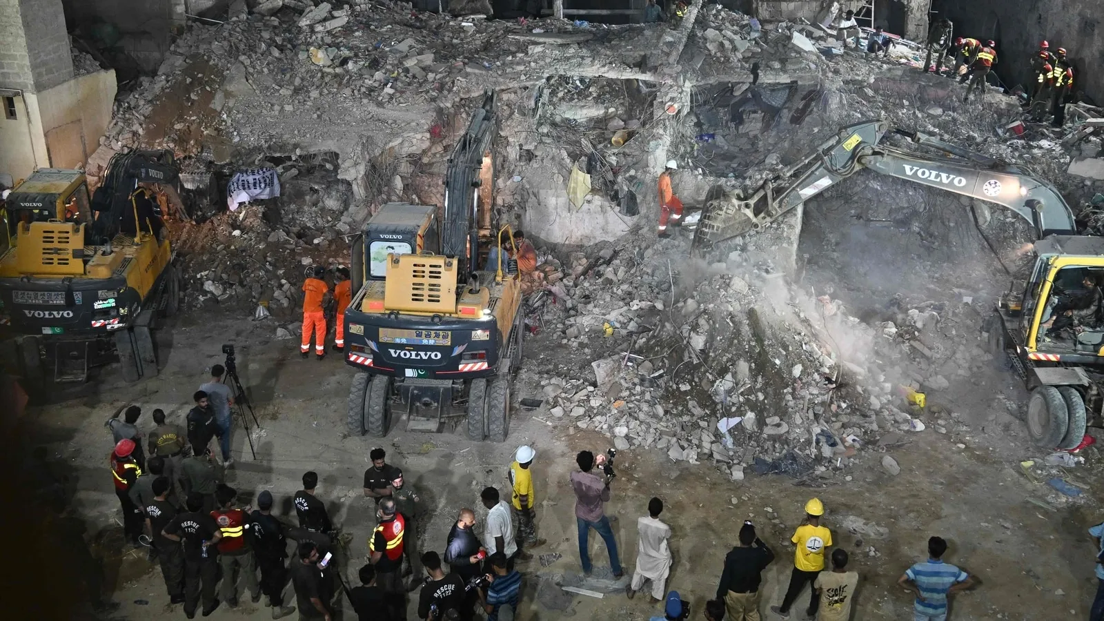 building collapse, Karachi, rescue operation
