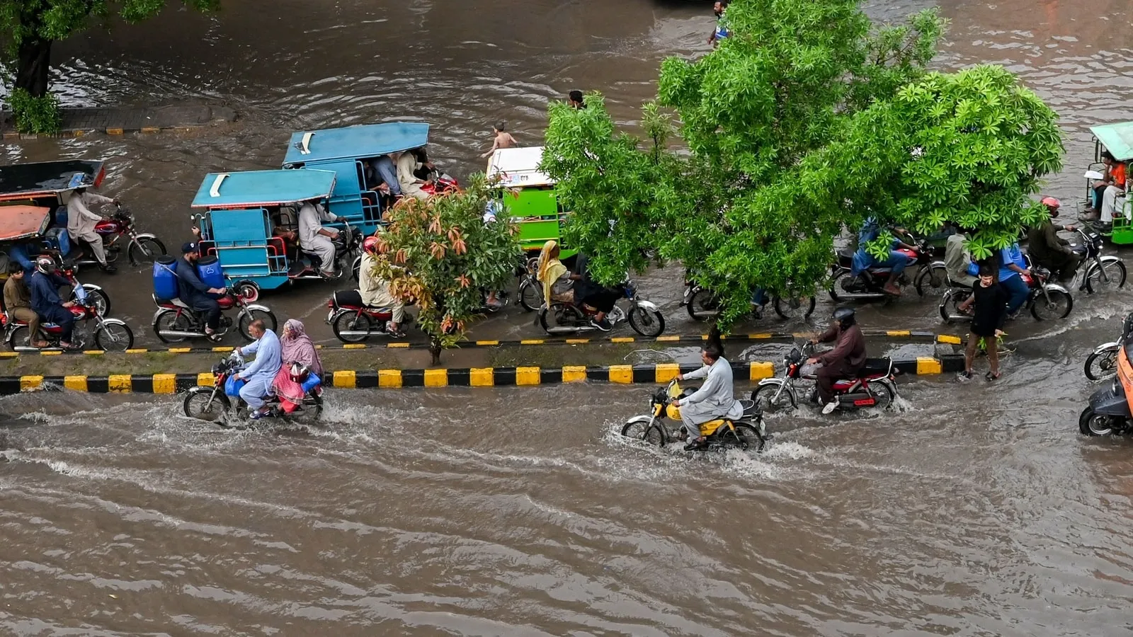 heavy rain, Lahore, flooding