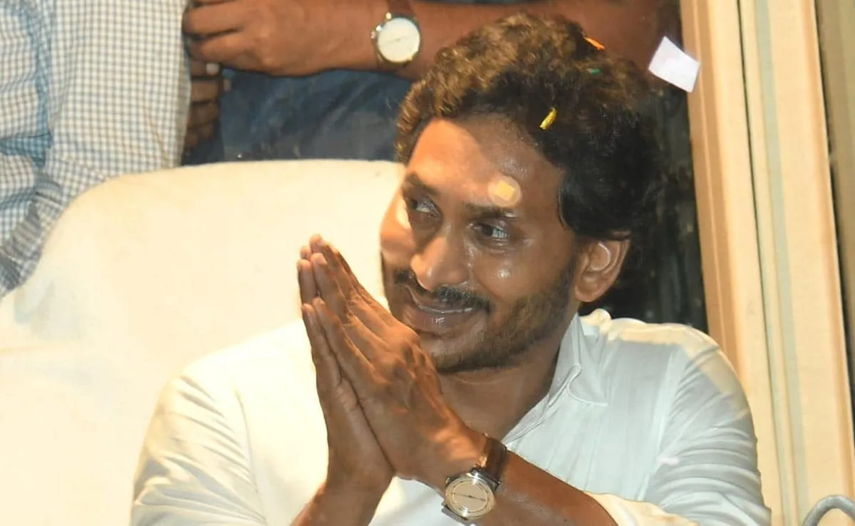YS Jagan Mohan Reddy, mobile application, government officials